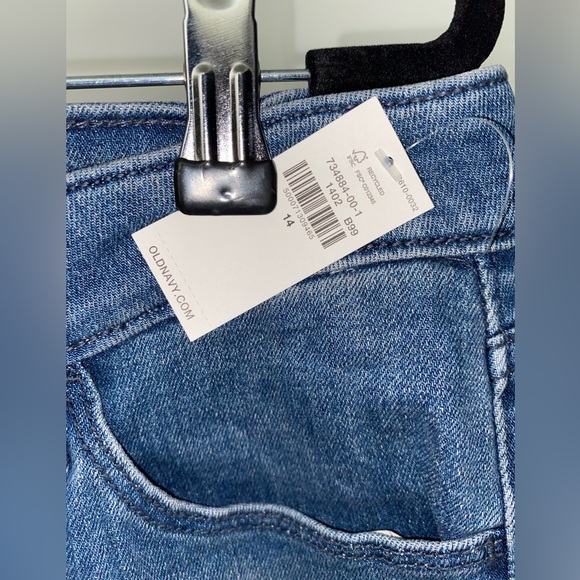 Old Navy High-Waisted Wow Super-Skinny Ankle Jeans - Picture 3 of 4